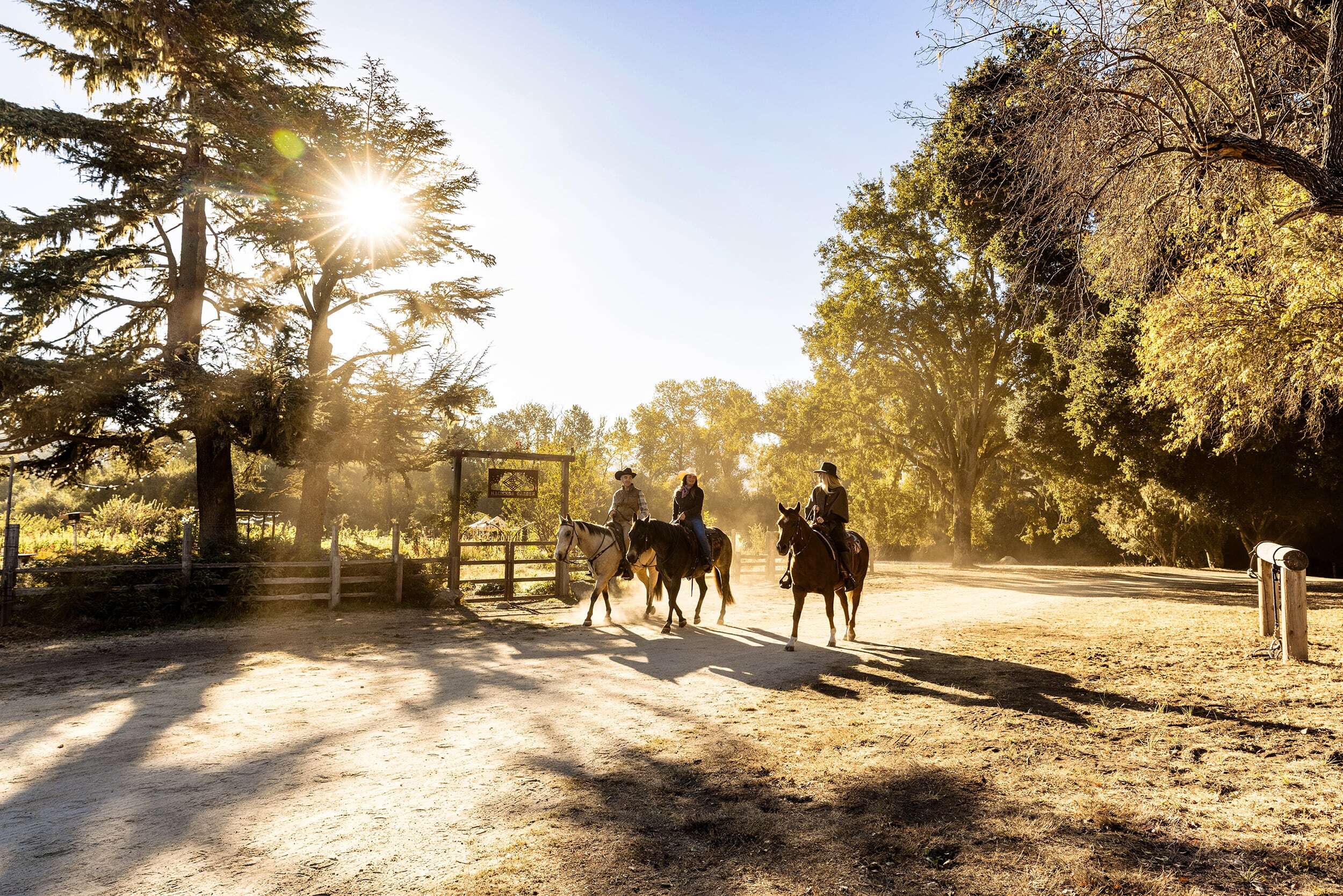 2024 Compass Shoot - EQ hacienda garden ride - © Santa Lucia Preserve - SLP_10083 qzi 2